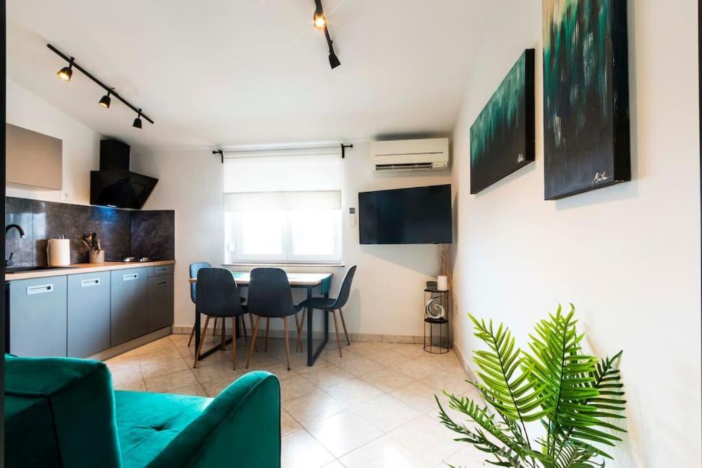 Apartman Smaragd ฟาชานา ภายนอก รูปภาพ